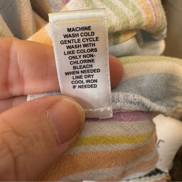 Blue and Pink Relaxed Blouse with Gathered Neckline - Picture 7 of 8